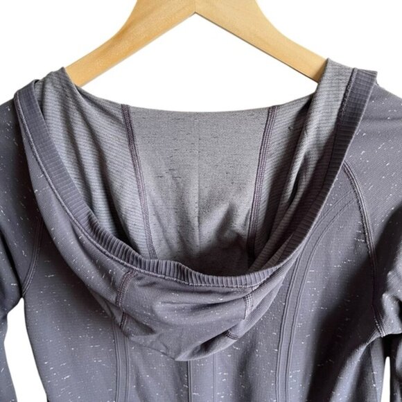 Lululemon Swiftly Tech Top Hooded 1/2 Zip Size 8 Nebula / White Gray - Picture 9 of 13